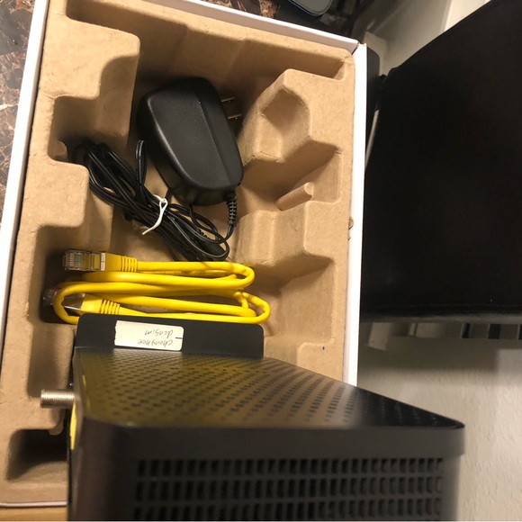 NETGEAR C3700 N600 WiFi CABLE MODEM ROUTER DUAL BAND GIGABIT 340 MBPS FAST ! - Picture 8 of 16